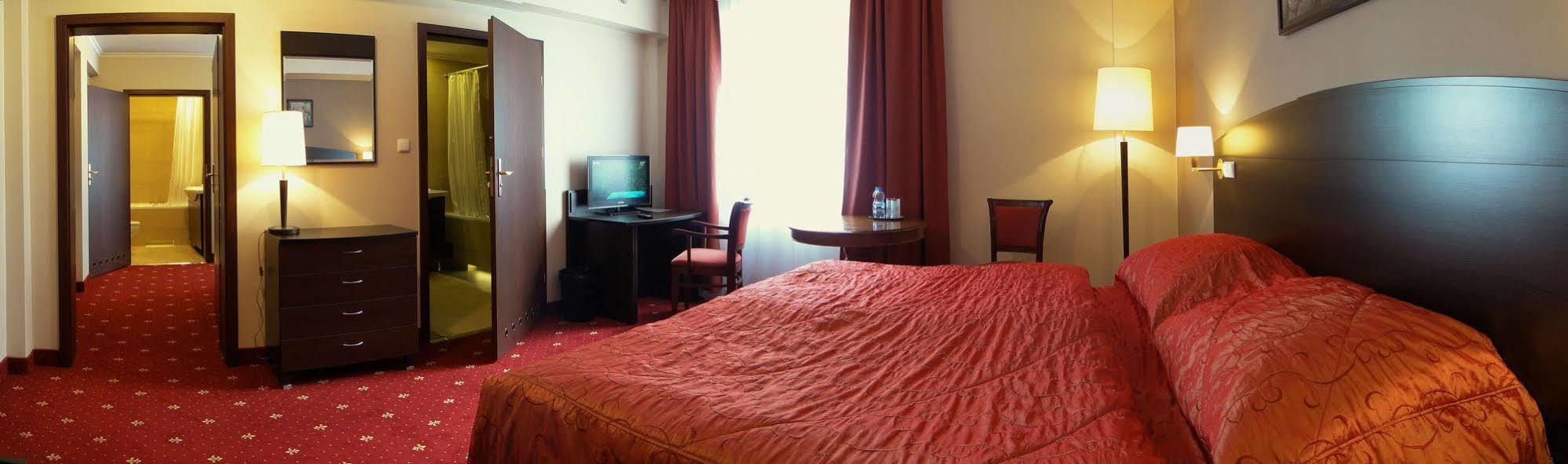 Hotel San Remo ズギェシ エクステリア 写真