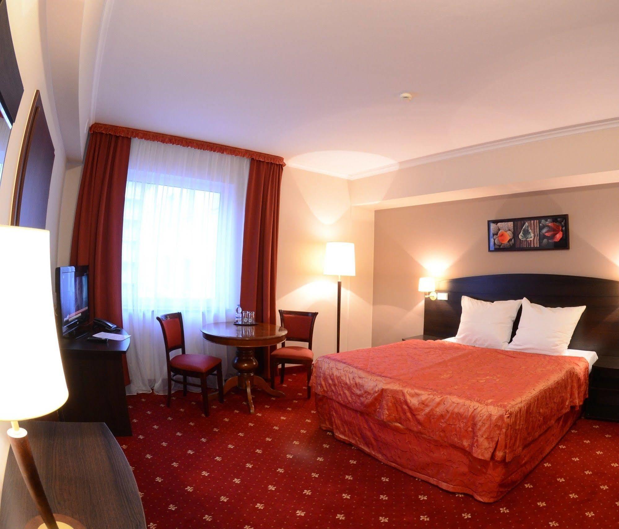 Hotel San Remo ズギェシ エクステリア 写真