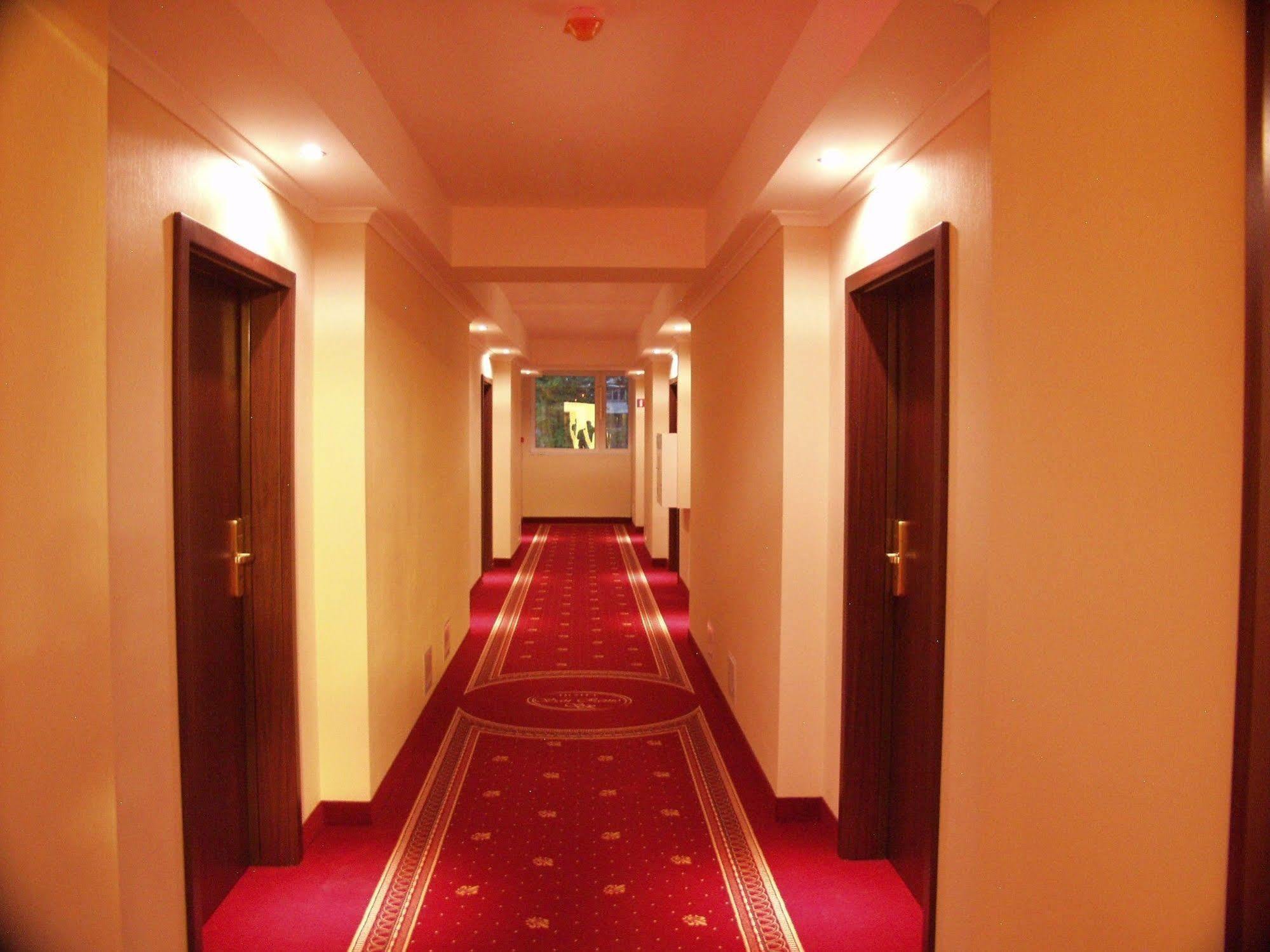 Hotel San Remo ズギェシ エクステリア 写真
