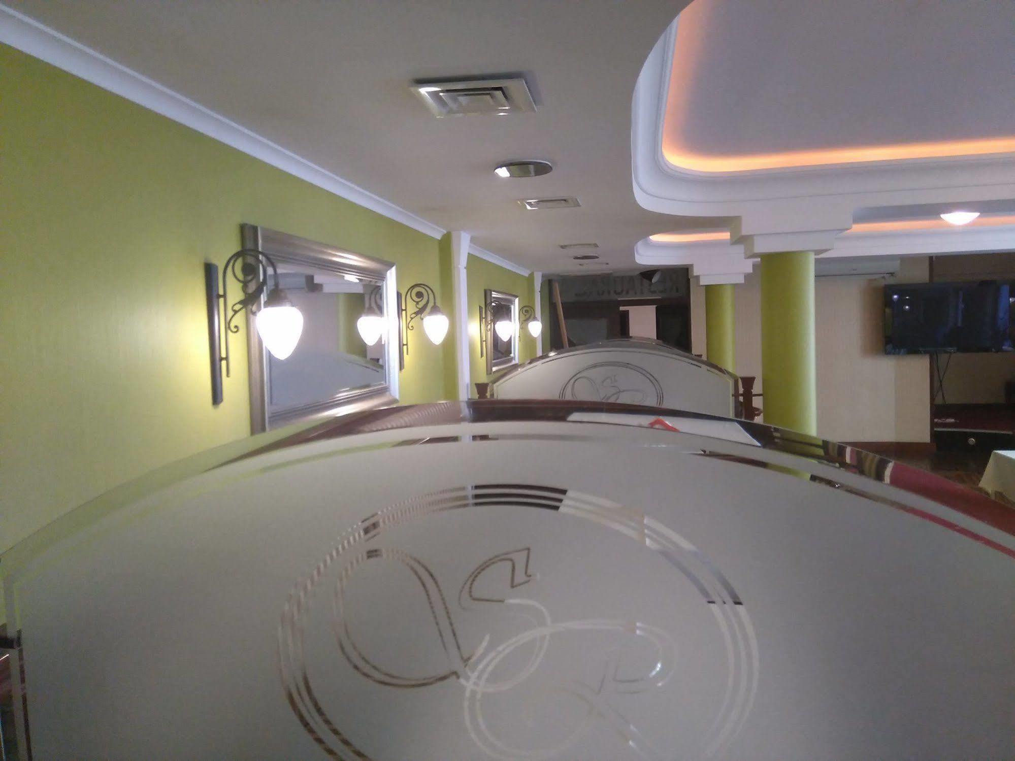 Hotel San Remo ズギェシ エクステリア 写真