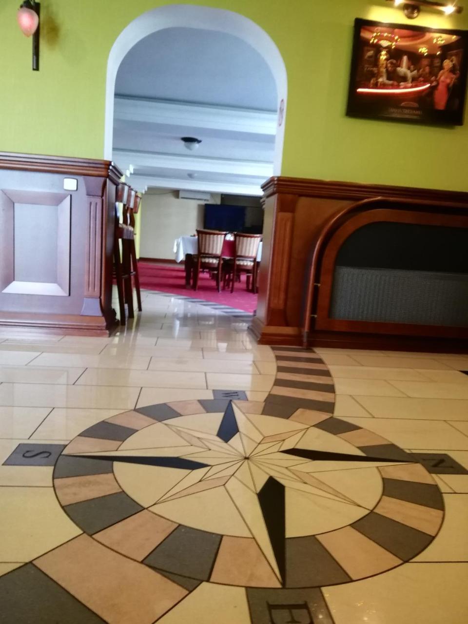 Hotel San Remo ズギェシ エクステリア 写真